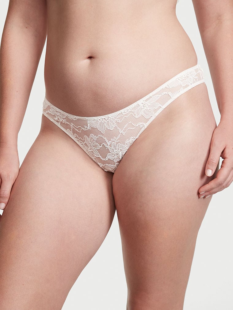 Panty-Tanga-de-Encaje-con-Recorte-y-Tiras-Brillantes-Victorias-Secret-11228818-34Y5