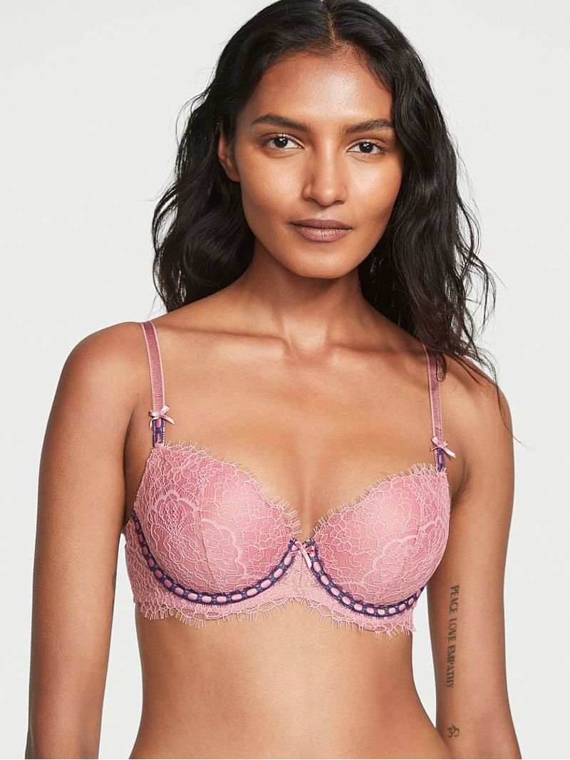 Bra con relleno sale