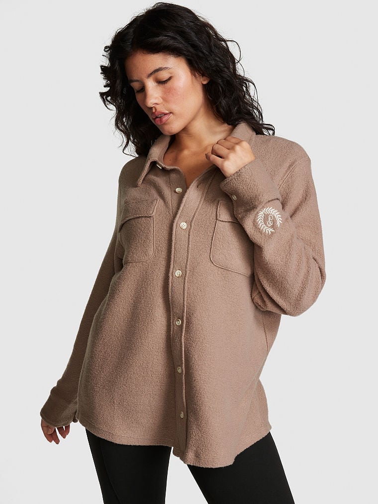 Chaqueta-Estilo-Camisa-con-Interior-de-Polar-Victorias-Secret-Pink-11231309-5O5G
