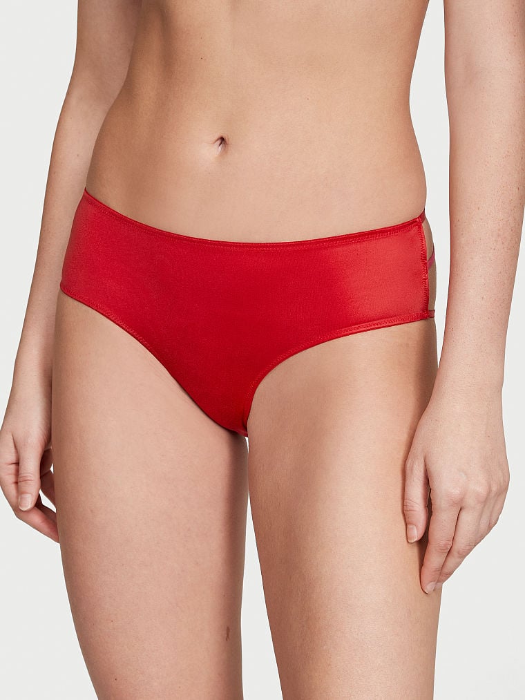 Panty-Cheeky-con-Tiras-Espalda-Abierta-y-Herrajes-de-Corazones-Victorias-Secret-11238140-86Q4