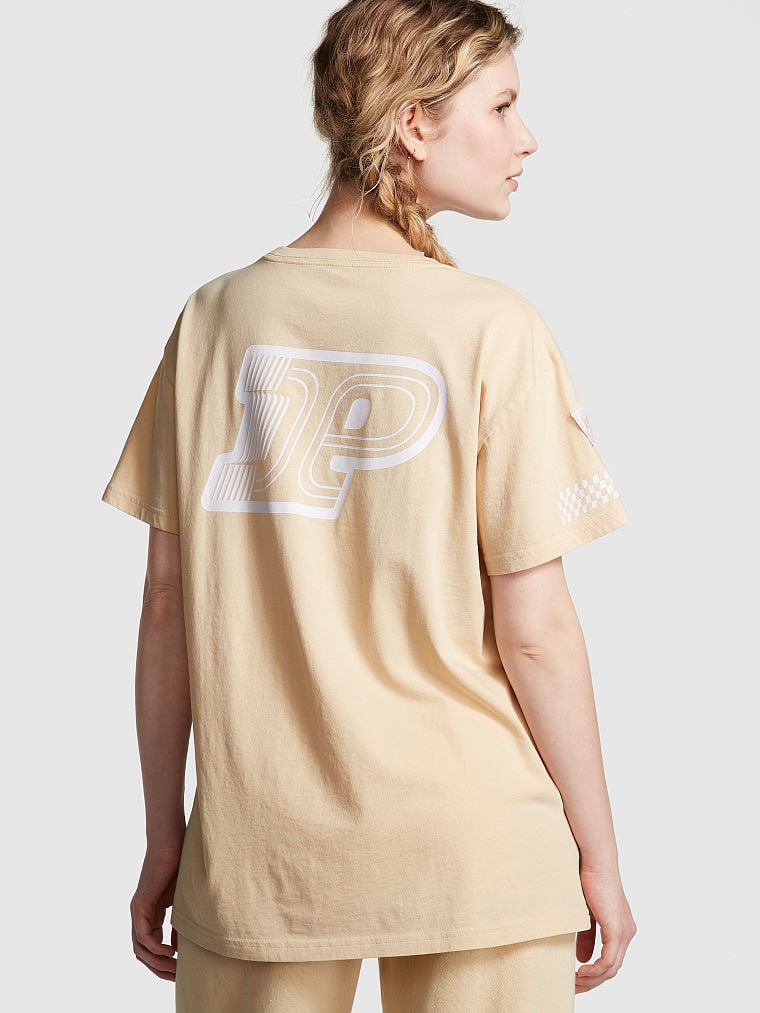 Playera-Oversized-con-Manga-Corta-Campus-Victorias-Secret-Pink-11233626-68YW