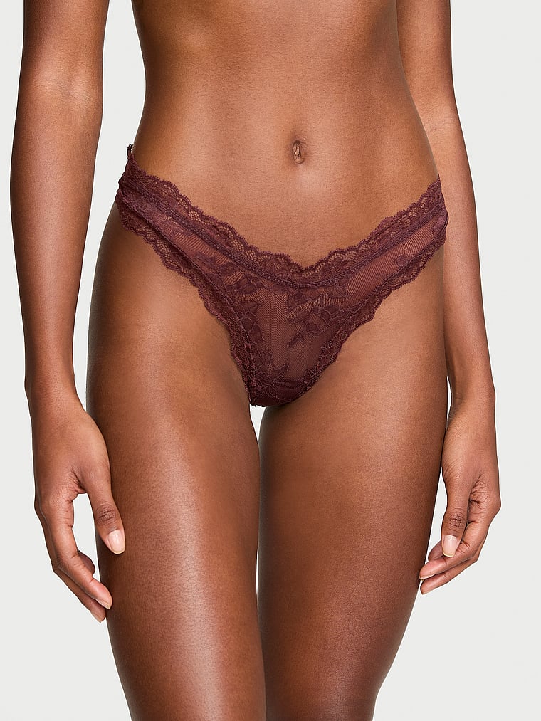 Panty-Tanga-de-Encaje-de-Rosas-con-Pierna-Alta-Victorias-Secret-11253501-75Q6