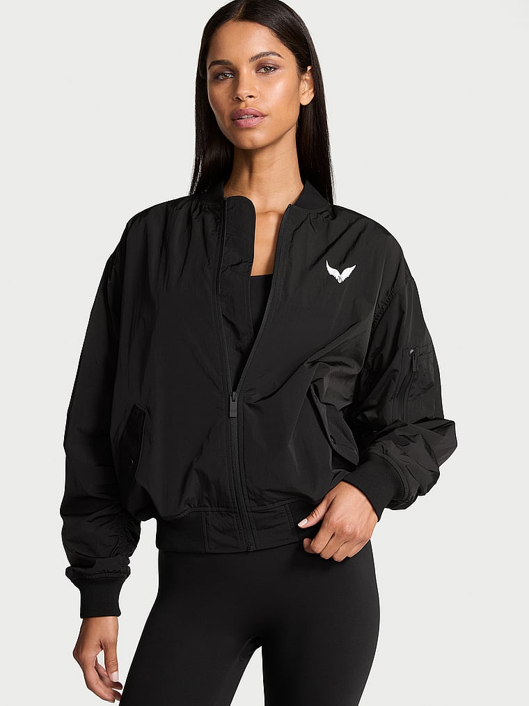Chamarra-Tipo-Bomber-Estilo-Parachute-Victorias-Secret-Fashion-Show-24-Victorias-Secret-11257802-6BOS