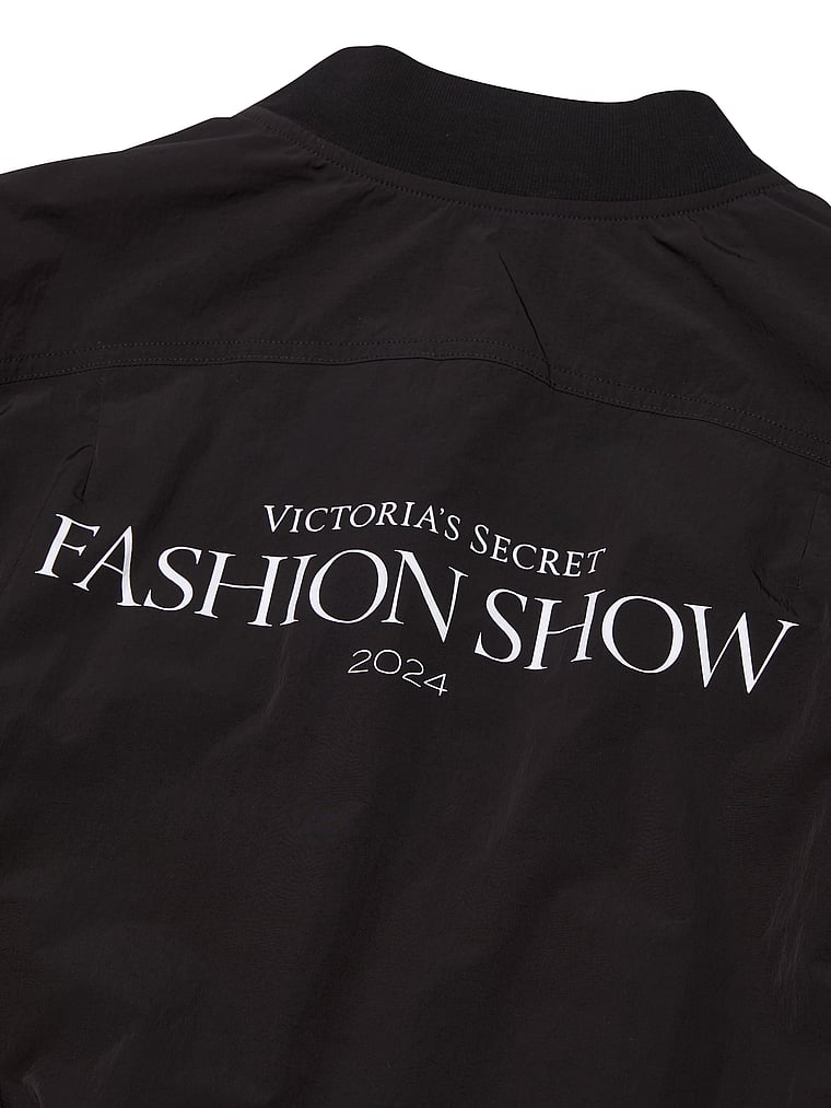 Chamarra-Tipo-Bomber-Estilo-Parachute-Victorias-Secret-Fashion-Show-24-Victorias-Secret-11257802-6BOS