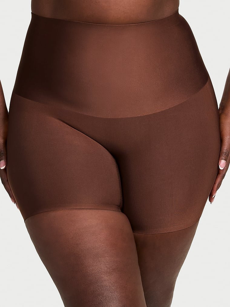Short-Liso-y-Brillante-SmoothingShimmer-Victorias-Secret-11262459-33F6