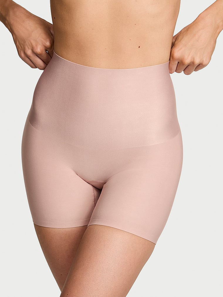 Short-Liso-y-Brillante-SmoothingShimmer-Victorias-Secret-11262459-66H6