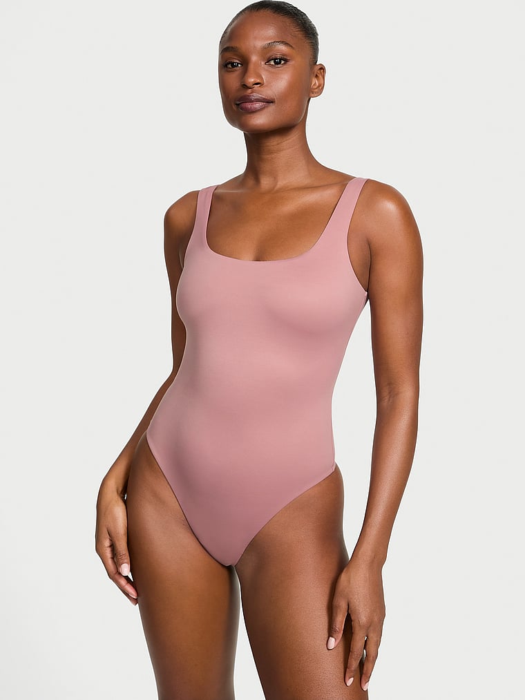 Body-de-Tirantes-con-Cuello-Cuadrado-Bodywear-de-Victorias-Secret-con-Innovacion-FeatherSoft-Victorias-Secret-11263777-3Y9S