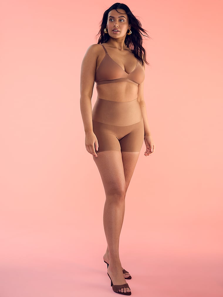Short-Liso-y-Brillante-SmoothingShimmer-Victorias-Secret-11262459-2YSV