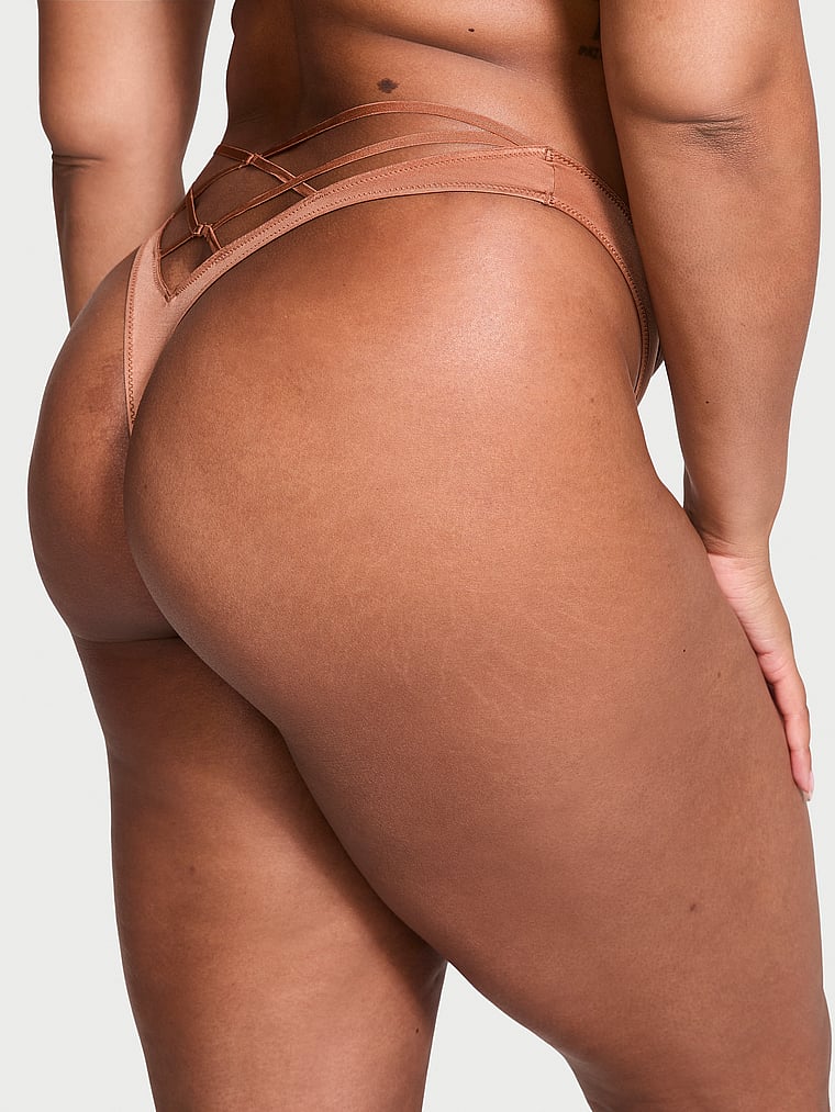 Panty-Tanga-Lisa-con-Pierna-Alta-y-Espalda-de-Tiras-Victorias-Secret-11238436-2YSV